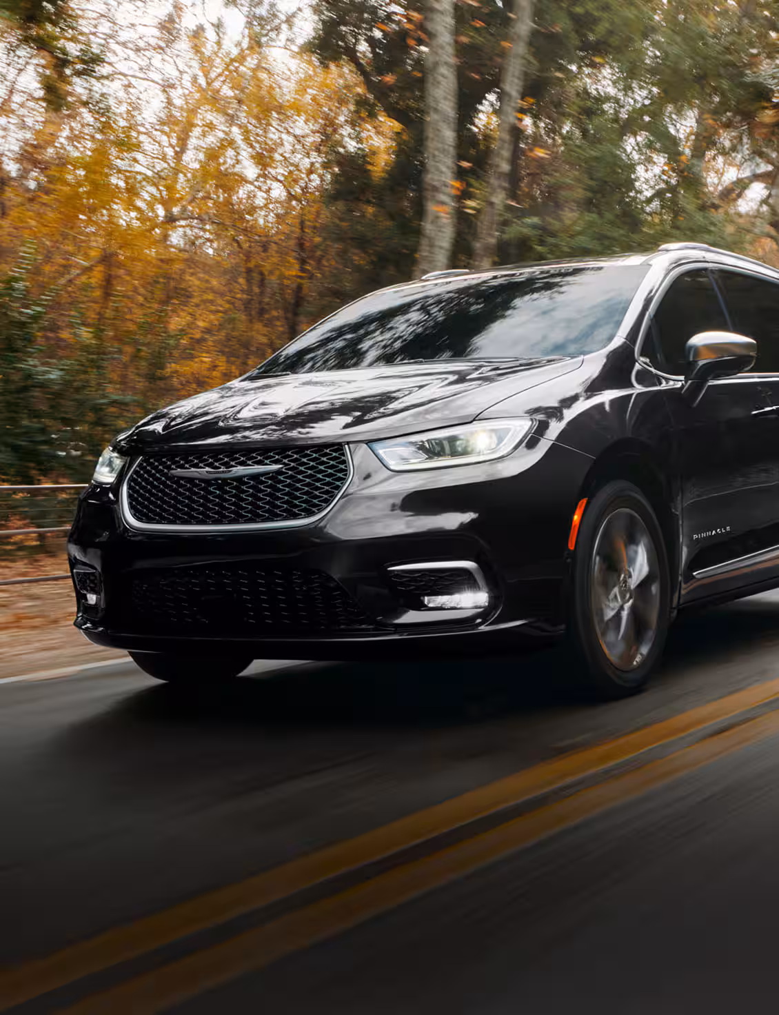 A black 2025 Chrysler 一分钟极速赛车开奖官方网站 Pacifica Pinnacle.